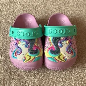 Toddler Crocs Size 5 🦄🌈